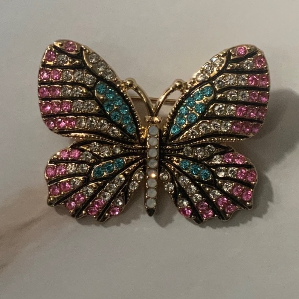 Vintage Style Gold Tone Rhinestone Butterfly Brooch Pin Pink Blue Clear Crystal